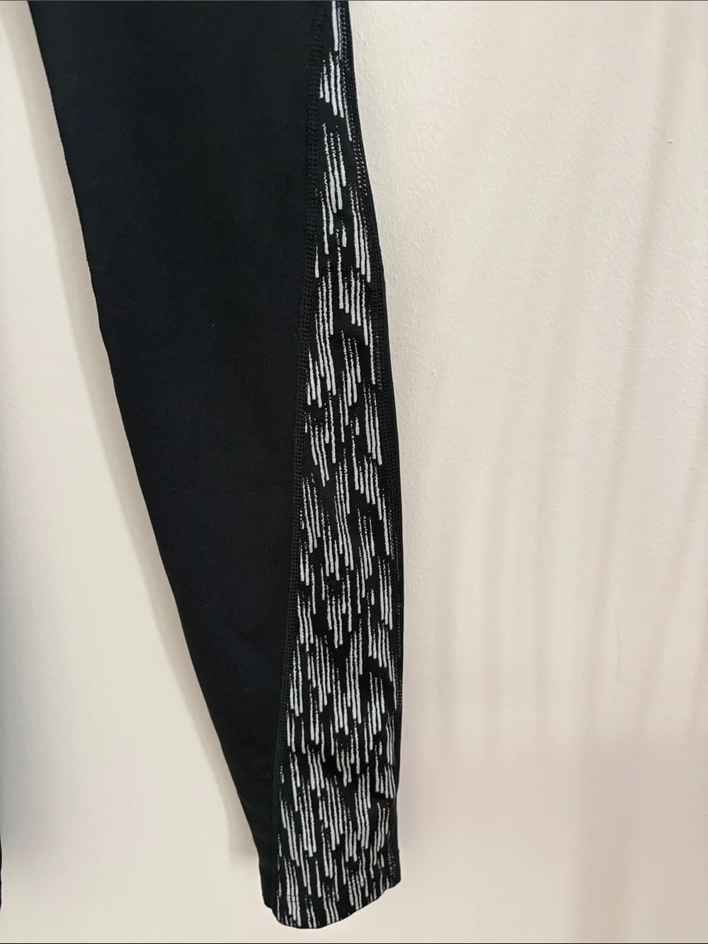 Nike Black Dri-Fit Performance Leggings with Patterned along Leg